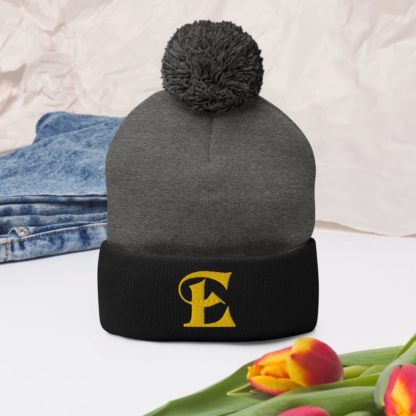 El gorro Estevez E Pom-Pom